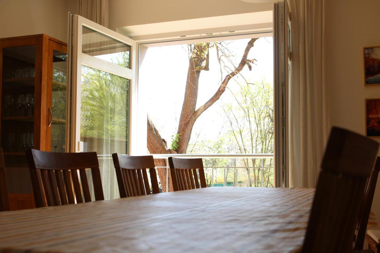 Apartment-Haus Landeskrone เดรสเดน ภายนอก รูปภาพ